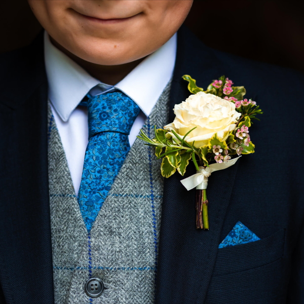 Flower pin / buttonhole flower for ring bearer